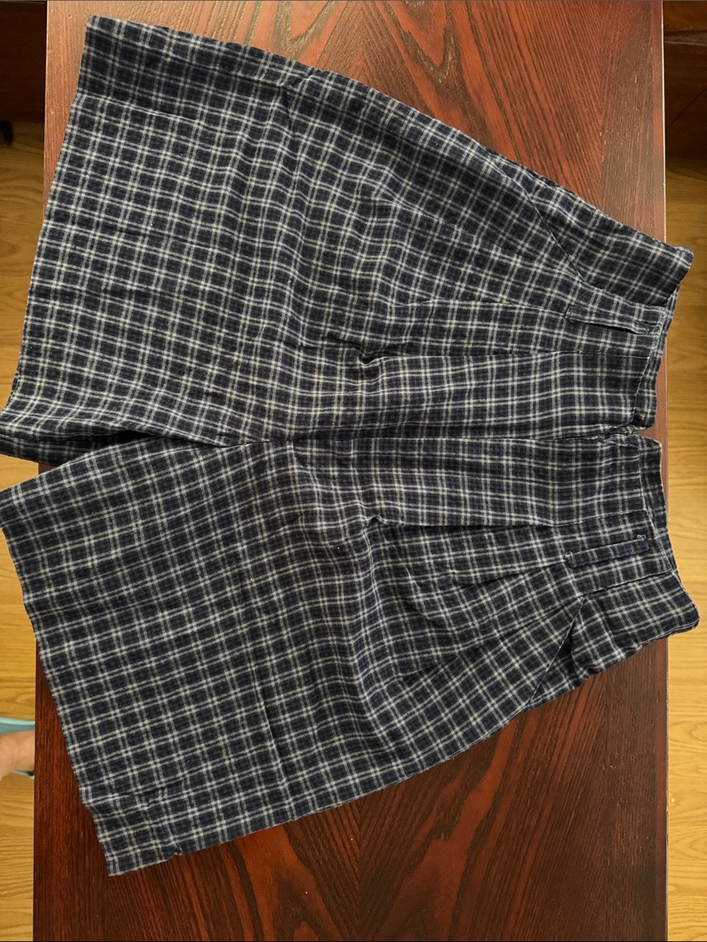 Plaid Flat Front wet seal Shorts in Navy and White